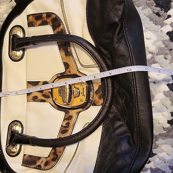 Sale  3 for $40 Authentic Guess purse. - Picture 7 of 9